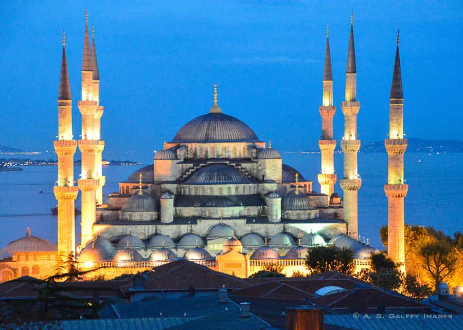 The Blue Mosque at night