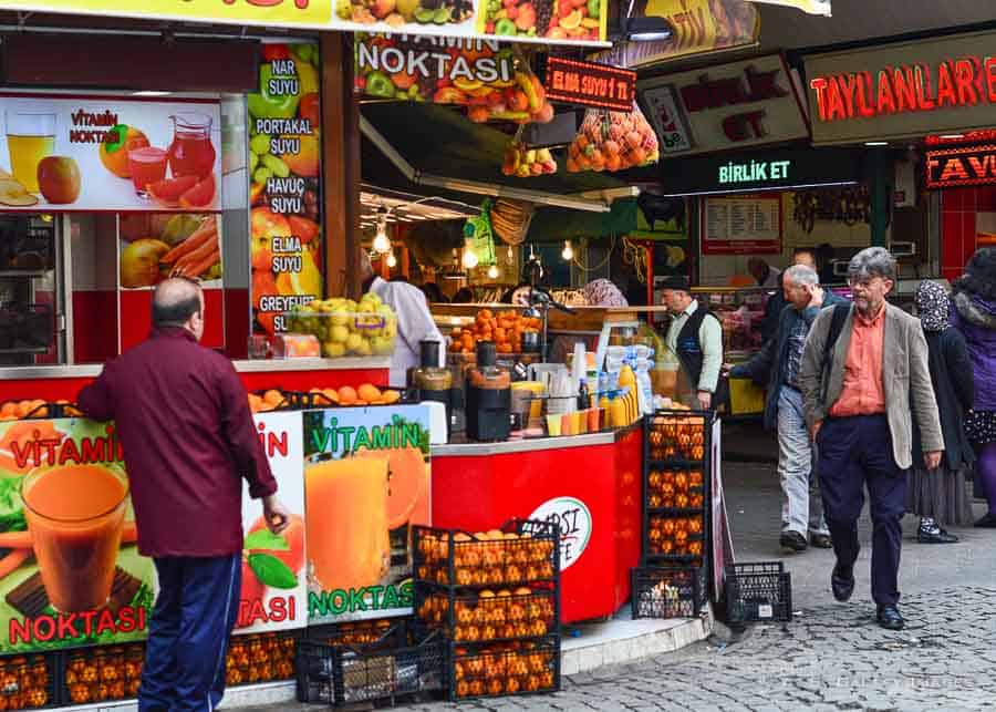 Street vendors in Istanbul