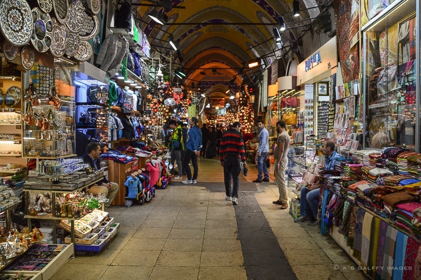 shopping in Istanbul Grand Bazaar