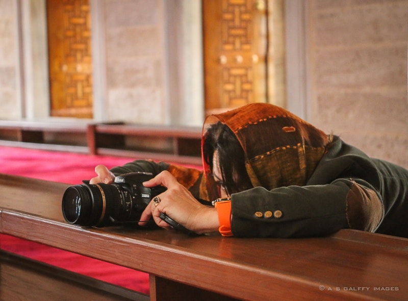 Taking pictures in a mosque