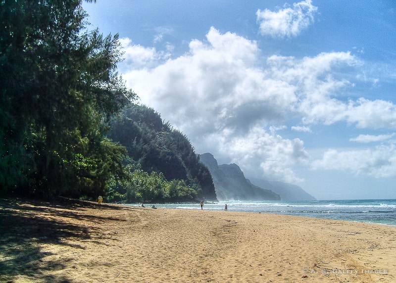 Tunnels Beach 