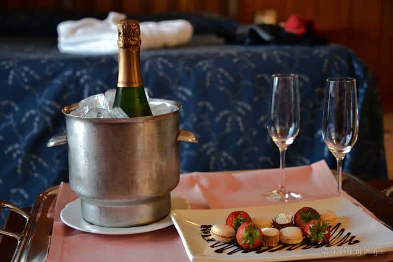 Champagne and cookies at Hotel Santa Marta in Lloret del Mar