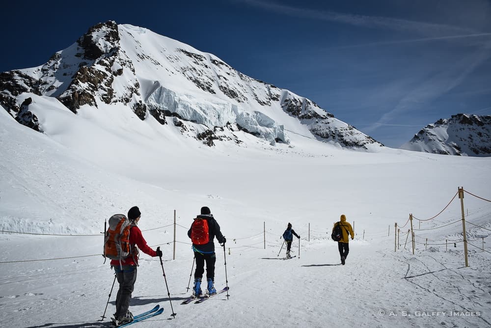 Skiers atop the Jungfraujoch