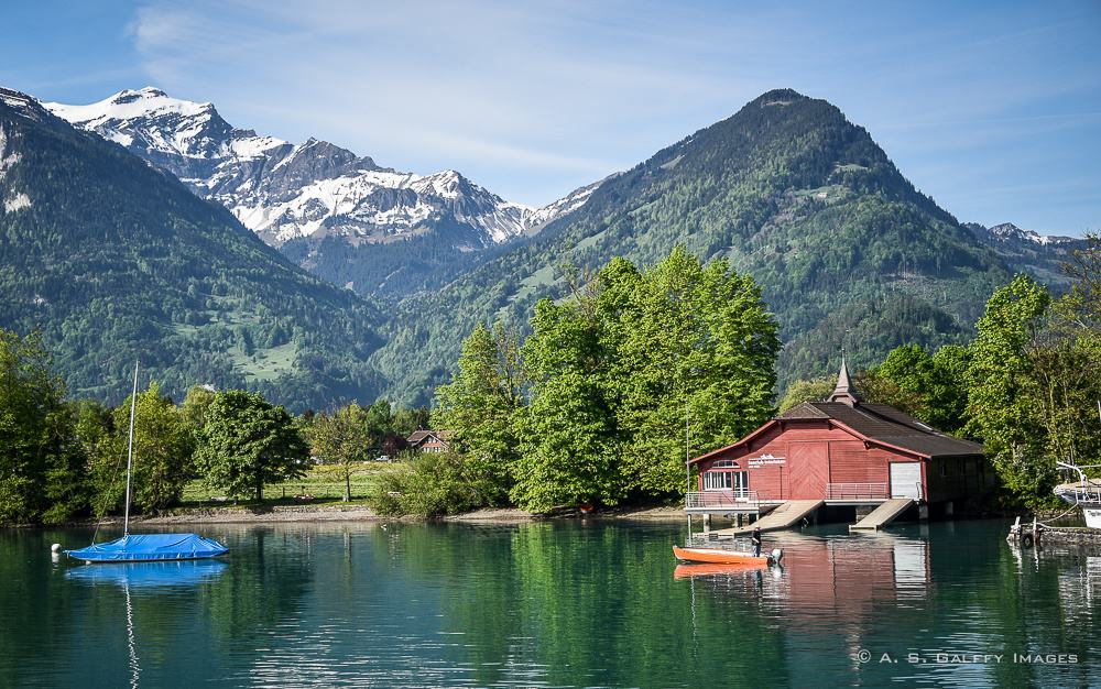 Small towns along the shore of Lake Brienz