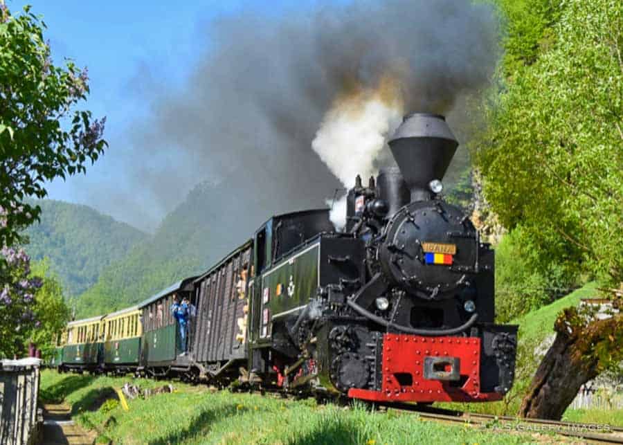 The Mocanita steam train in Visual de Sus