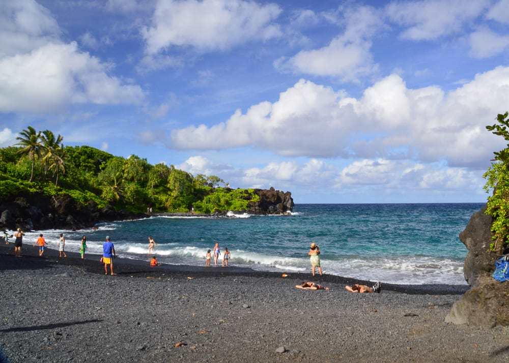 Black sand beach in Maui/ kauai vs. maui