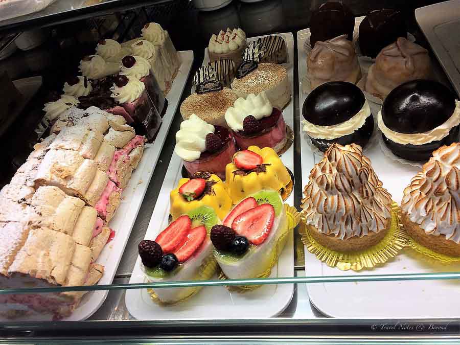 Classic Hungarian cakes at Auguszt Cukrászda