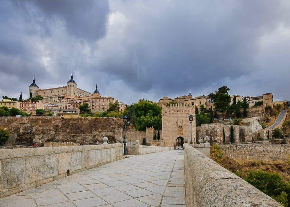 Bridge crossing to the Old Town