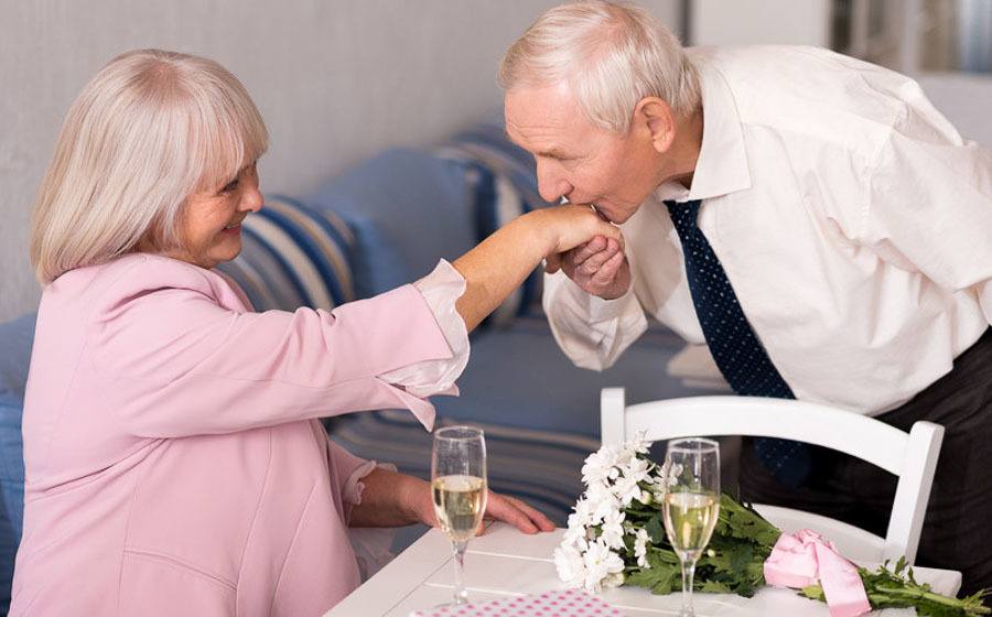 a man kissing a woman's hand, a cultura, custom in Romania