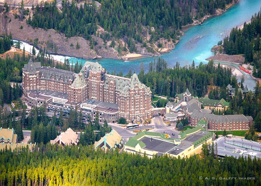 Fairmont Chateau Lake Louise Hotel