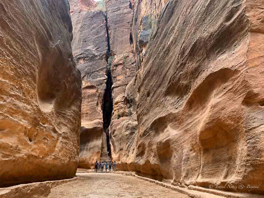 the Six, an easy hike in Petra