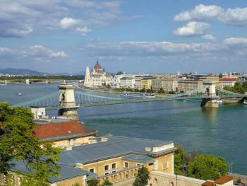 Buda or Pest: which is better?