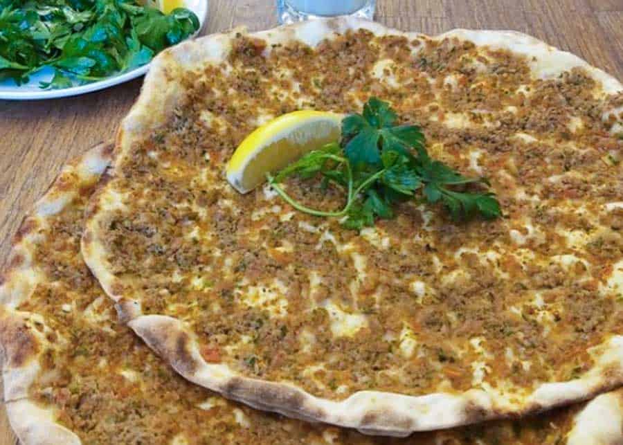 Lahmacun, Turkish dish