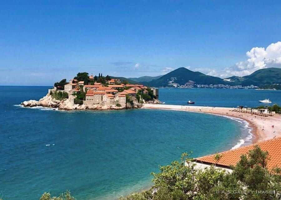 Balkan road trip: visiting Sveti Stefan