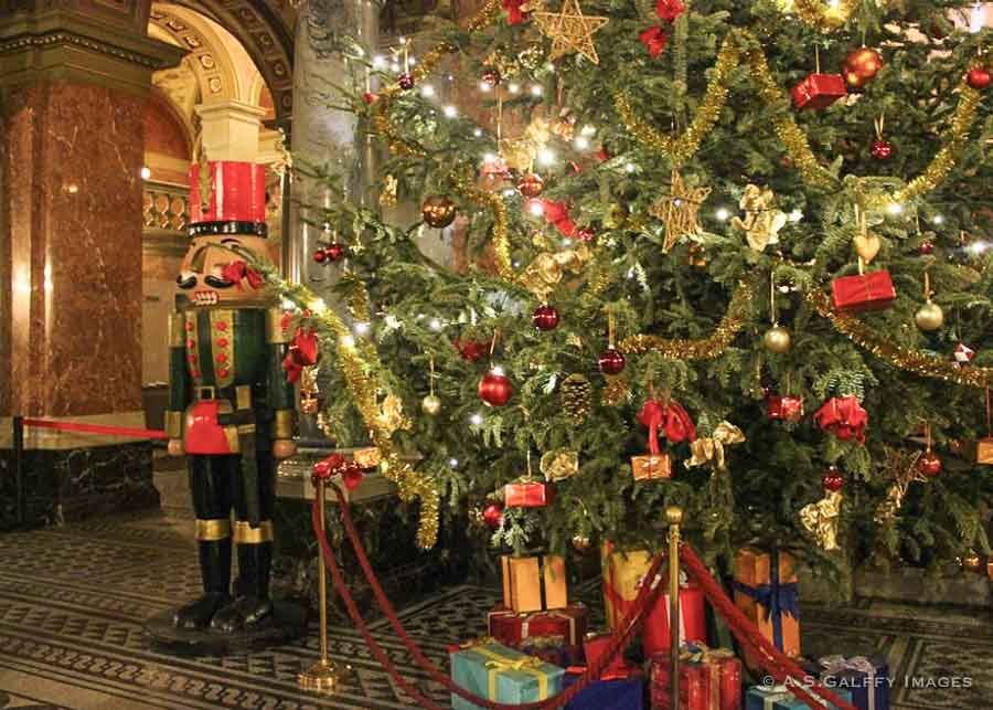 Christmas tree in a hotel in Budapest