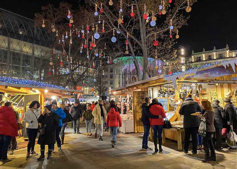 Strolling through Budapest Christmas markets in winter