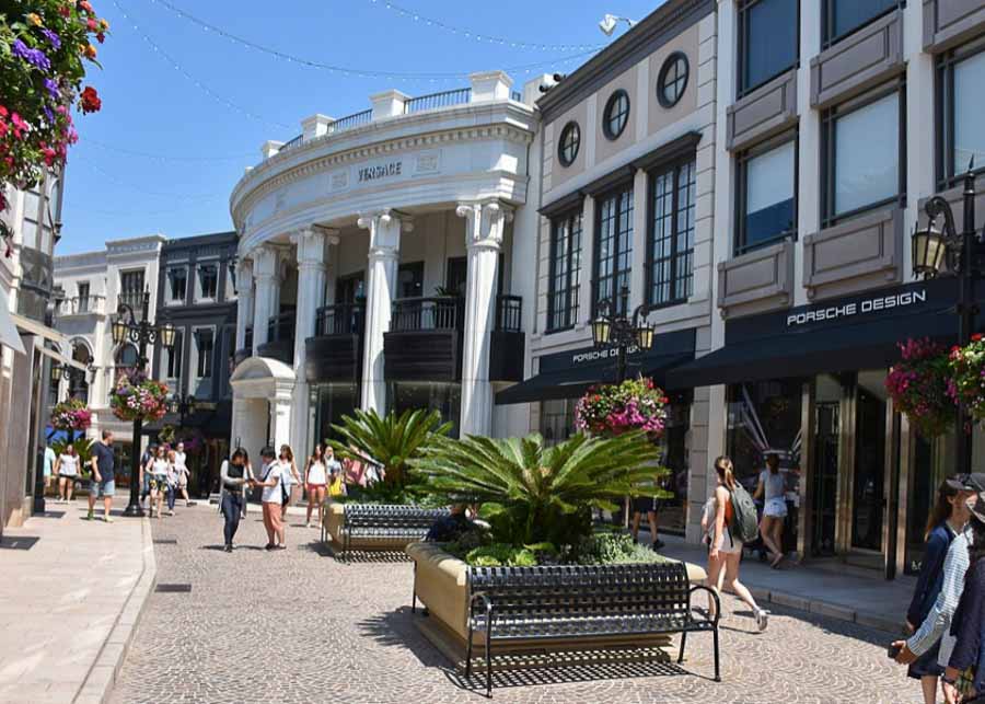 Stores on Rodeo Drive in Los Angeles