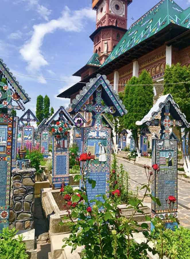 fun facts about Romania: the Merry Cemetery