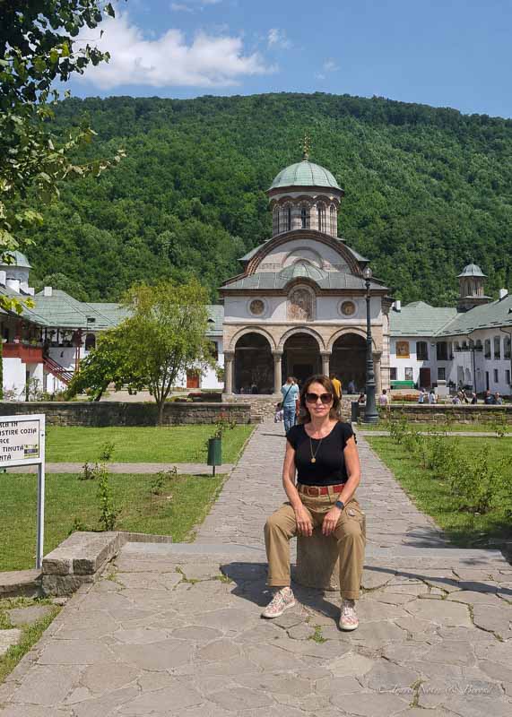 visiting Curtea de Argeș Monastery
