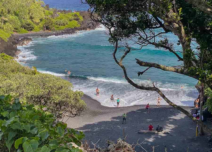 view of the Honokalani (Pa’iloa) Black Sand Beach in Maui