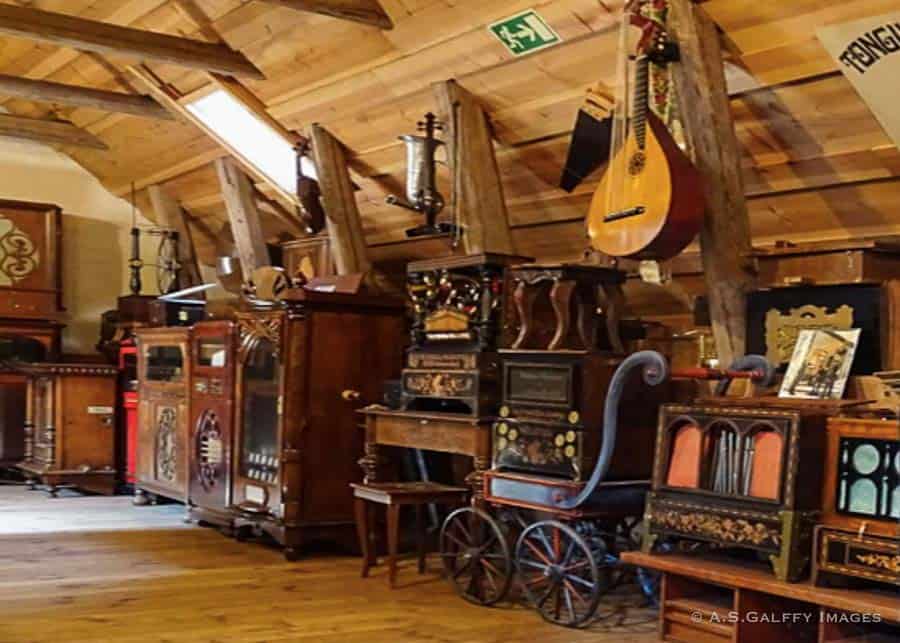 The musical instruments collection