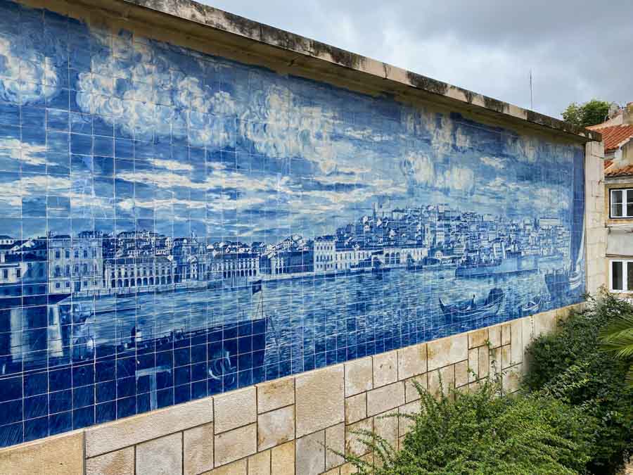 Azulejo tile mural depicting the conquest of Lisbon.