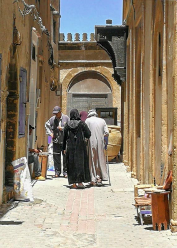 narrow alley in Essaouira