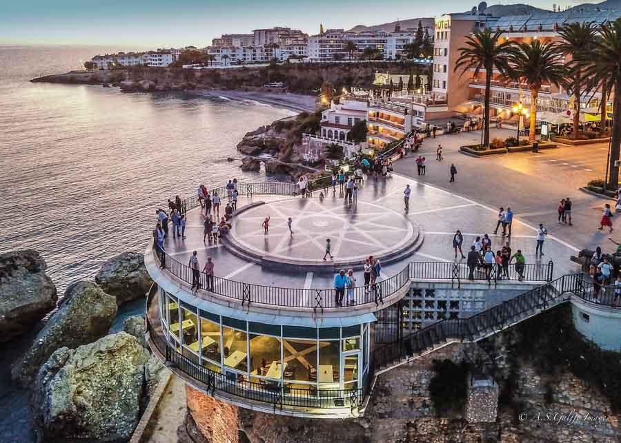 image depicting the Balcony of Europe seaside promenade