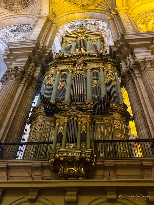 image depicting a cathedral organ