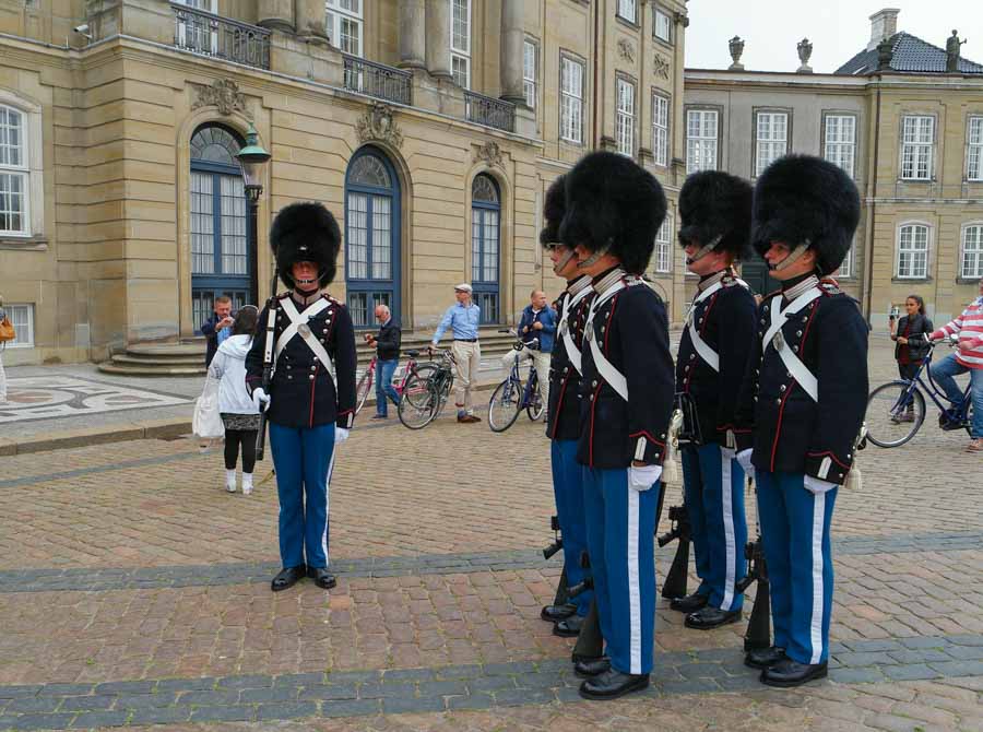 watching the changing of the guards, one of the best things to do in Copenhagen