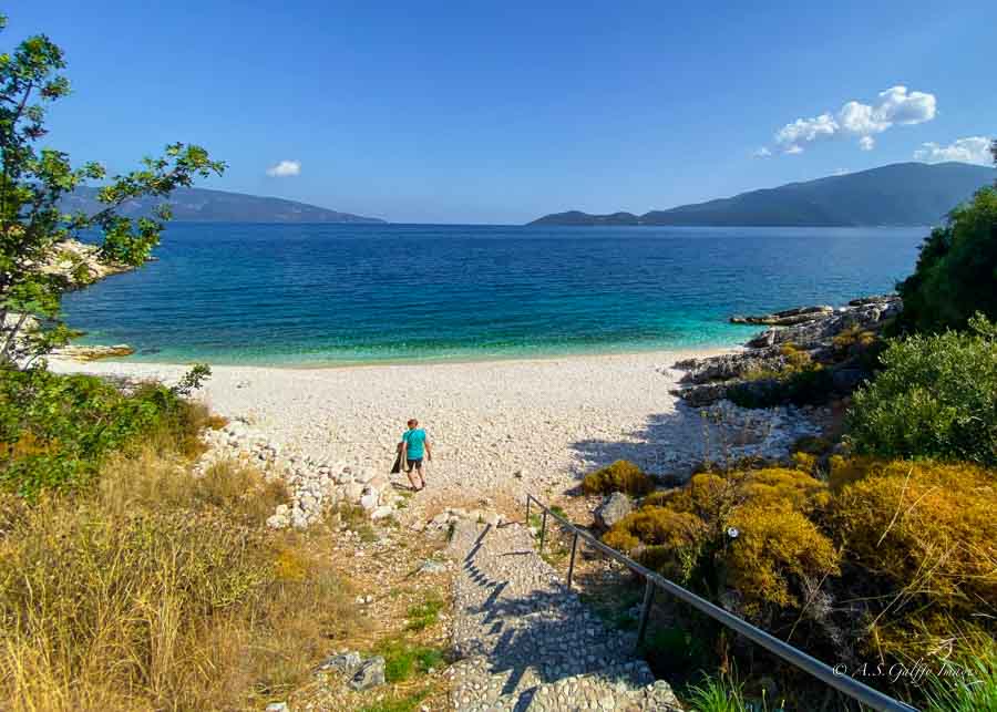 Agia Eftimia Beach, on of the best places to visit in Kefalonia