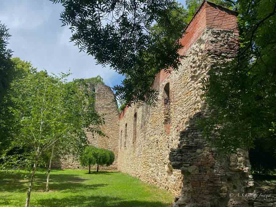 A photo of the remaining walls of the Franciscan Church on Margaret Island