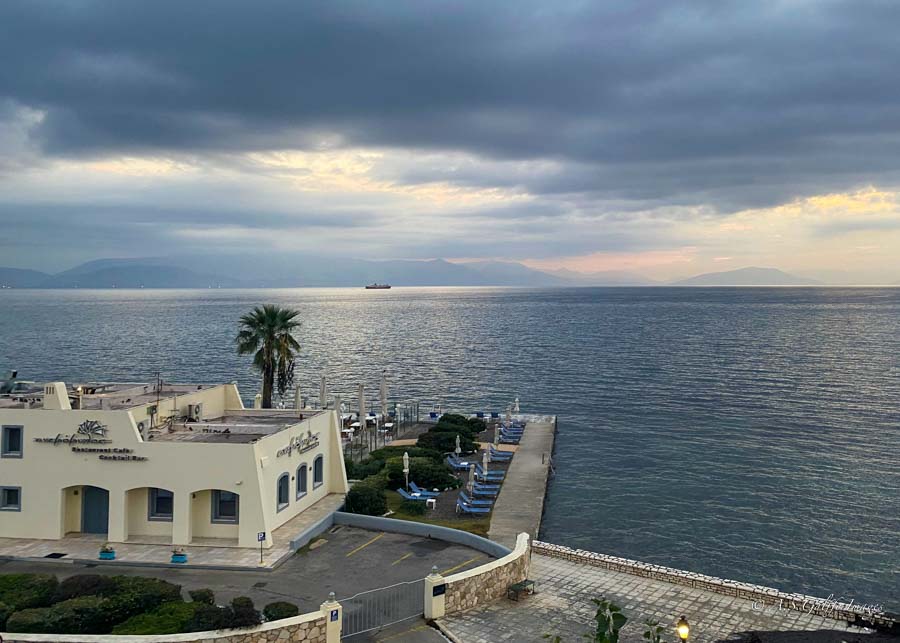 Image depicting a building in Corfu Town close to the sea