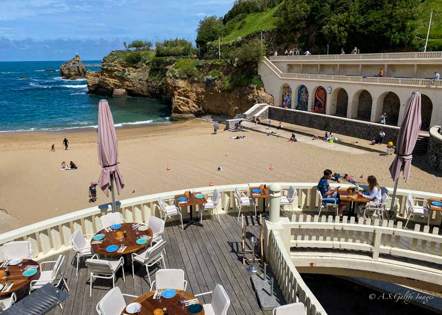 Beach restaurant in Biarritz