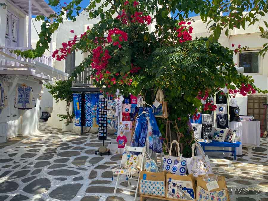 The photo of the stores in Mykonos