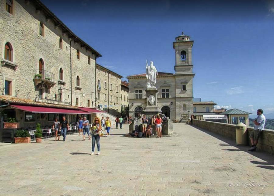 Piazza della Liberta