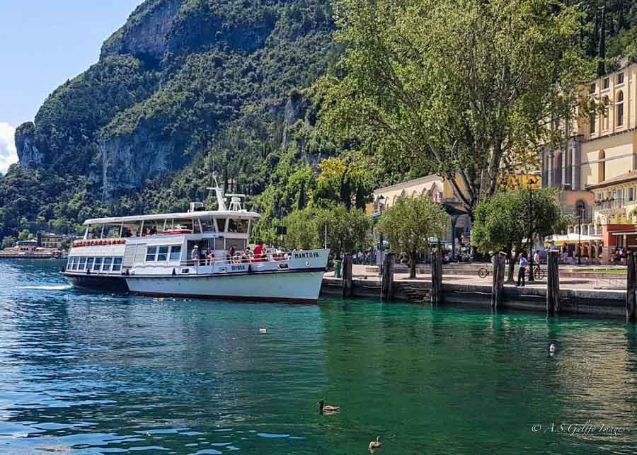 The port area in Riva
