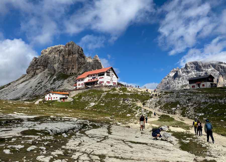 view of Refugio Locateli