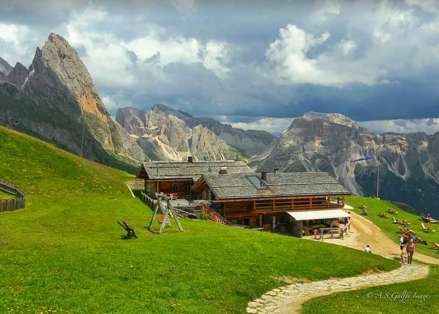 Val Falcina hiking trail in the dolomites