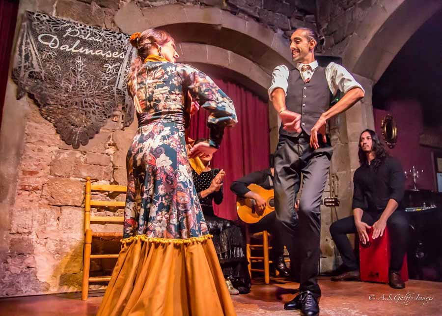 View of flamenco dancers at Palau Dalmases