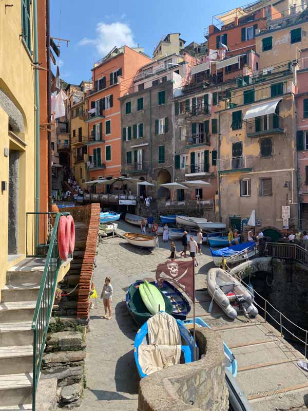 Cinque Terre colorful buildings worth visiting