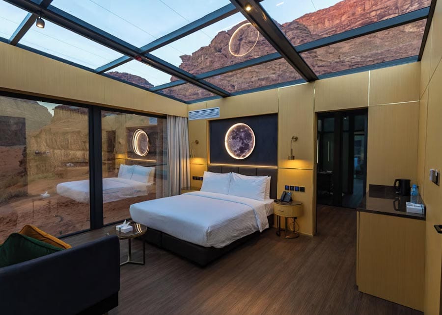 View of a room in a panoramic desert camp (photo cortes of Hotels.com)