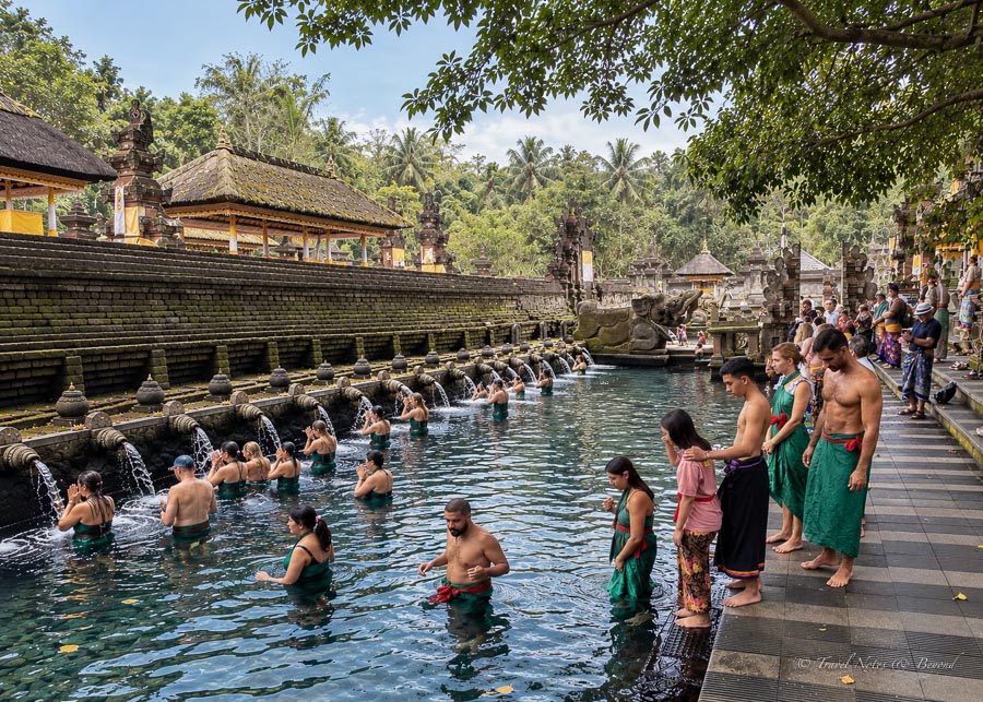 Melukat purification ritual at Tirta Empul